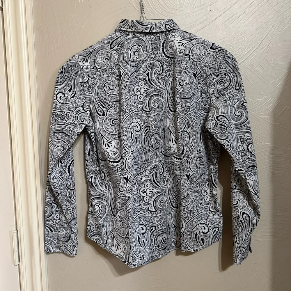 CHAPS Women’s Black and White Paisley Button-Up Shirt - Picture 2 of 4